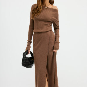 Off-the-shoulder ribbed wool maxi dress