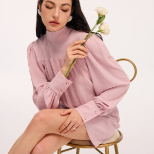 Blouson dress with a bow on the back and puff sleeves